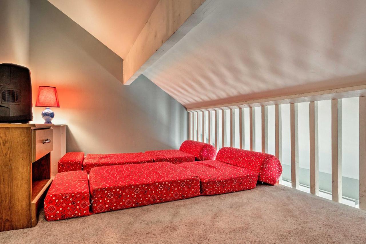 Condo With Furnished Deck - Walk To Sugar Mountain! Exterior photo