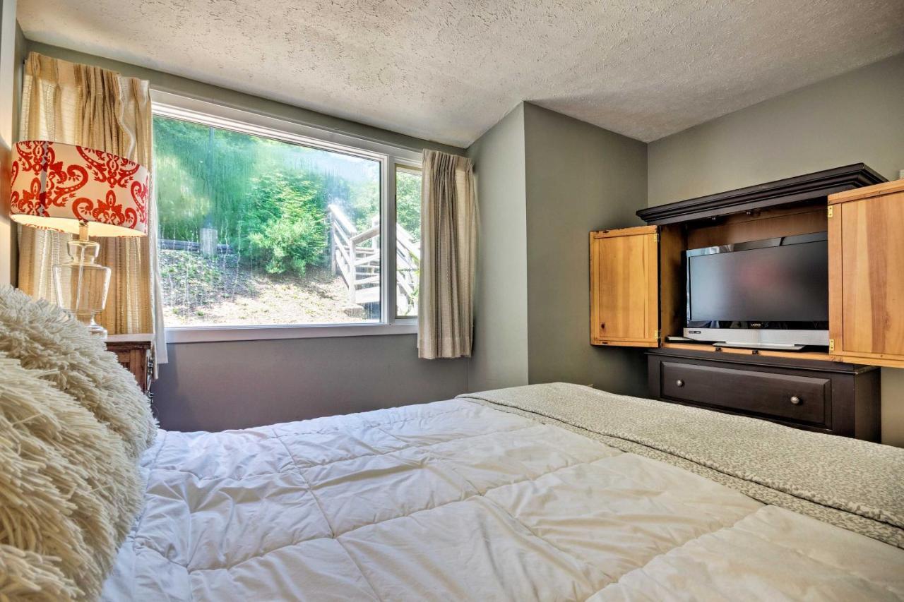 Condo With Furnished Deck - Walk To Sugar Mountain! Exterior photo